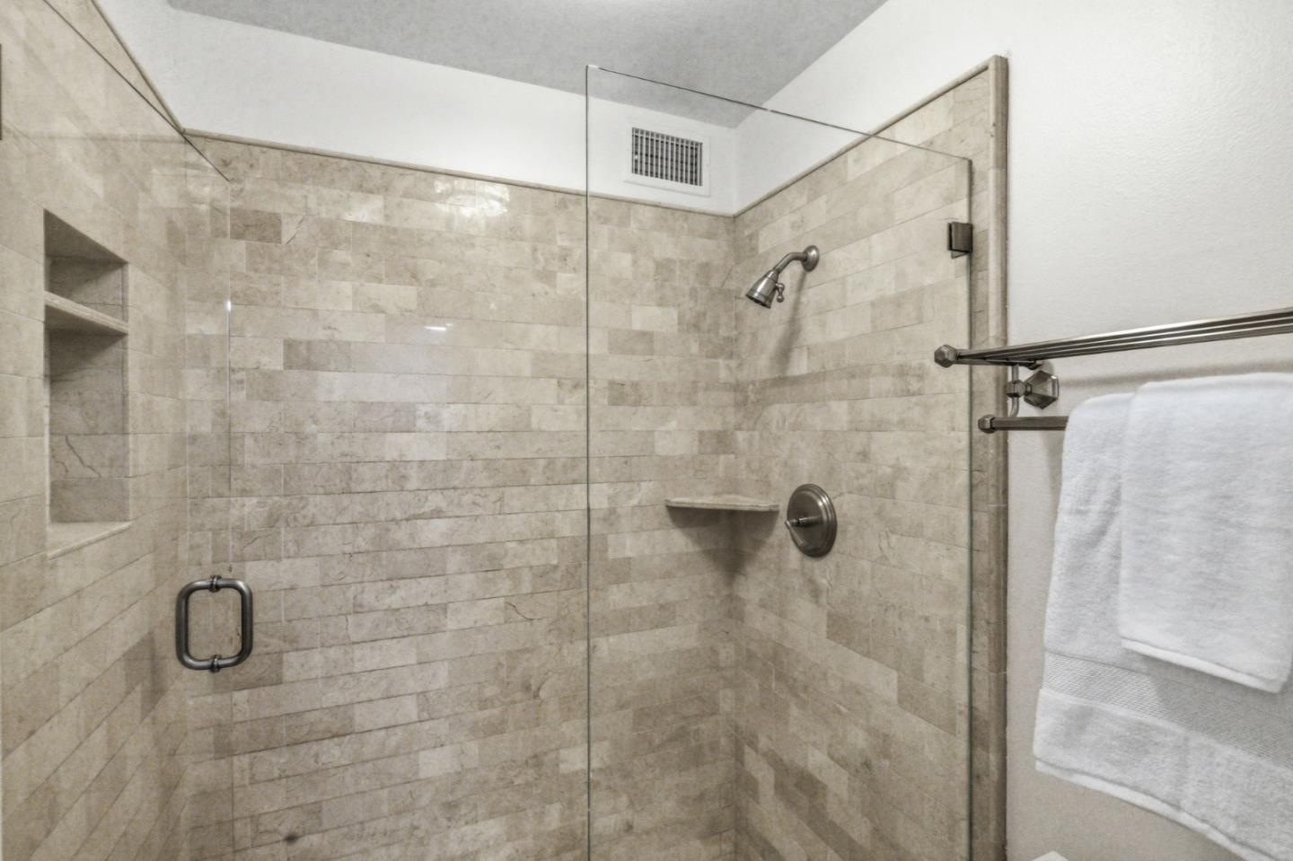 Detail Gallery Image 21 of 38 For 3387 Brittan Ave #2,  San Carlos,  CA 94070 - 2 Beds | 2 Baths