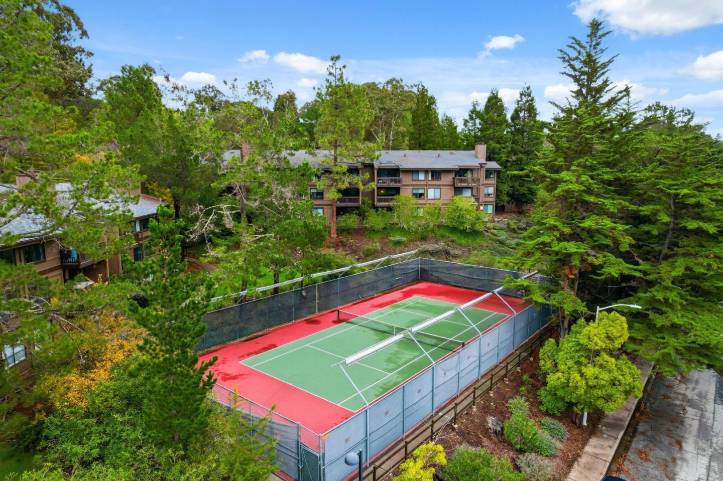 Detail Gallery Image 32 of 38 For 3387 Brittan Ave #2,  San Carlos,  CA 94070 - 2 Beds | 2 Baths