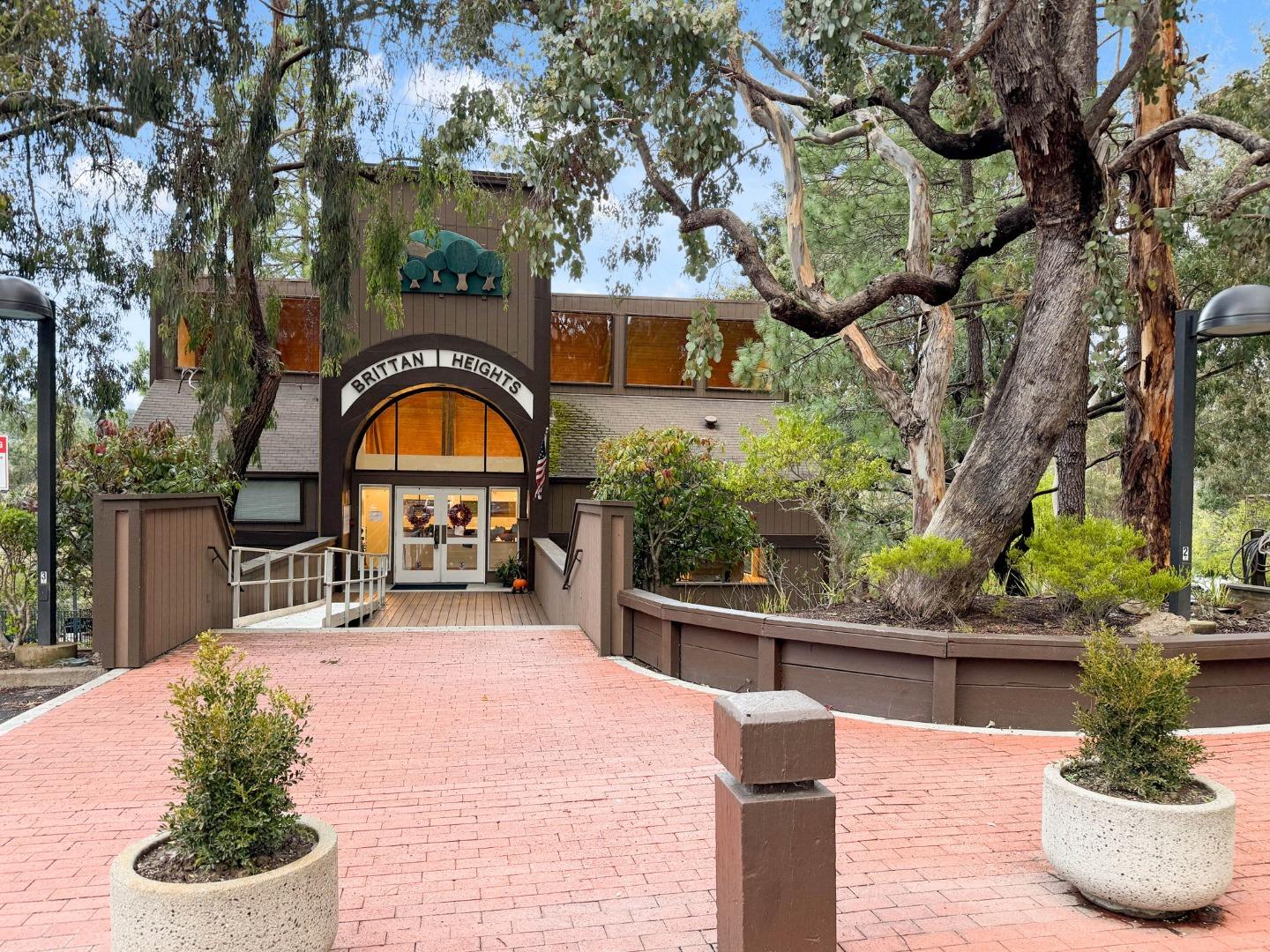 Detail Gallery Image 33 of 38 For 3387 Brittan Ave #2,  San Carlos,  CA 94070 - 2 Beds | 2 Baths