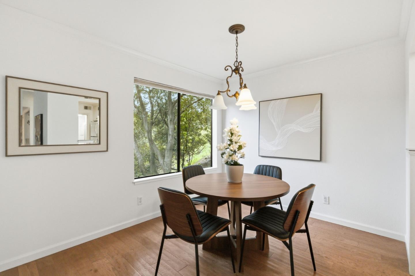Detail Gallery Image 9 of 38 For 3387 Brittan Ave #2,  San Carlos,  CA 94070 - 2 Beds | 2 Baths