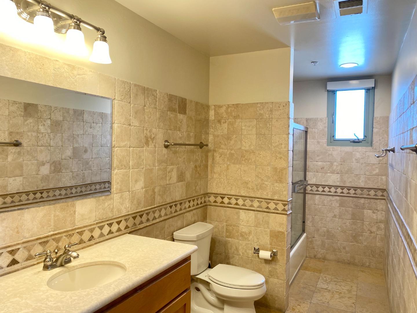 Detail Gallery Image 8 of 15 For 520 N Santa Cruz Ave #200,  Los Gatos,  CA 95030 - 2 Beds | 1 Baths