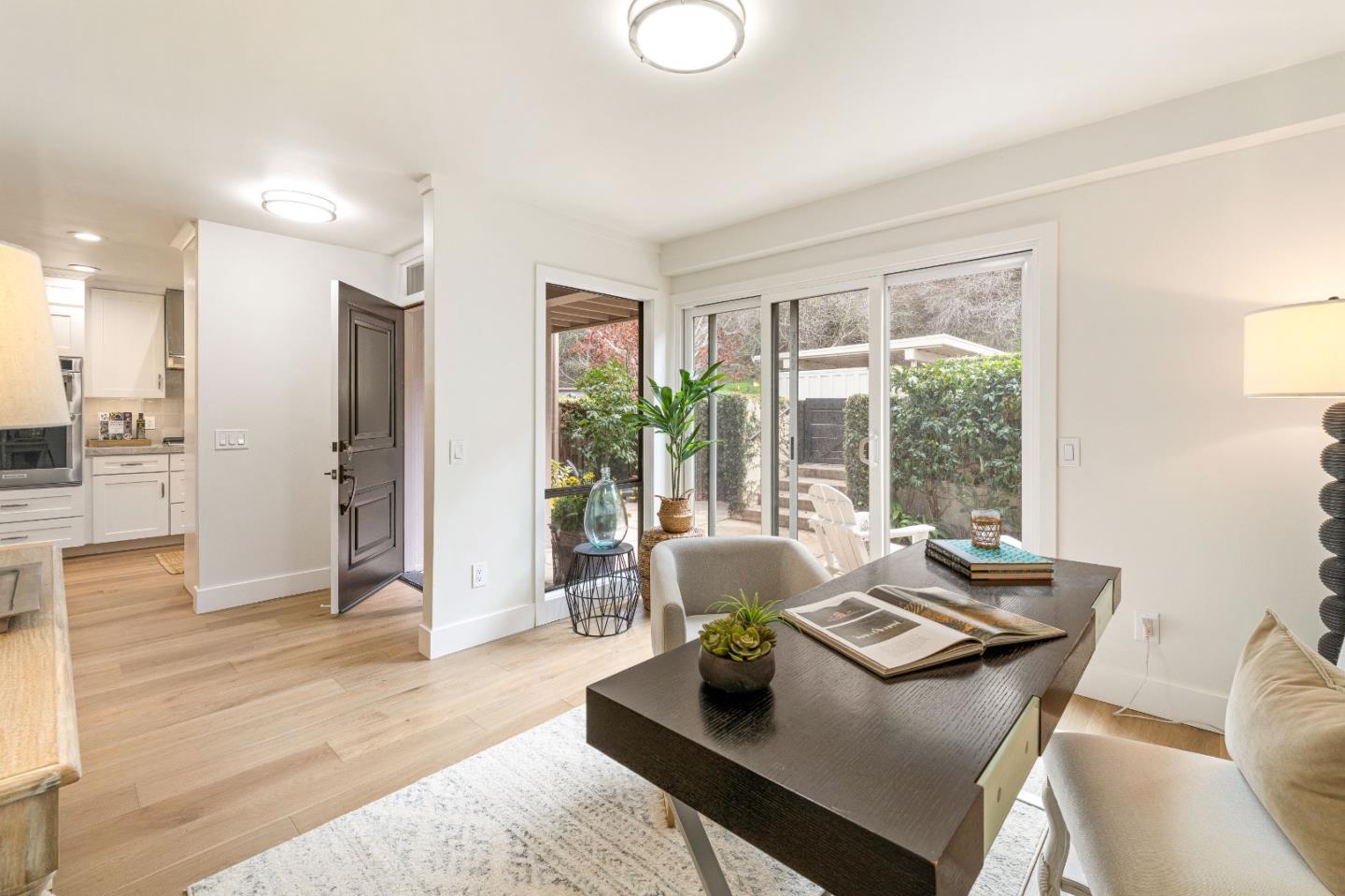 Detail Gallery Image 10 of 38 For 9583 Redwood Ct, Carmel,  CA 93923 - 3 Beds | 3/1 Baths