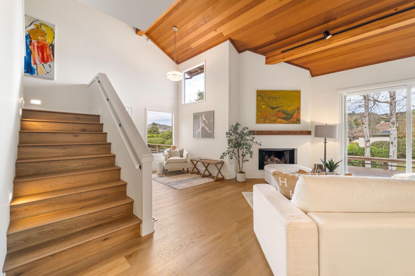 Detail Gallery Image 11 of 38 For 9583 Redwood Ct, Carmel,  CA 93923 - 3 Beds | 3/1 Baths