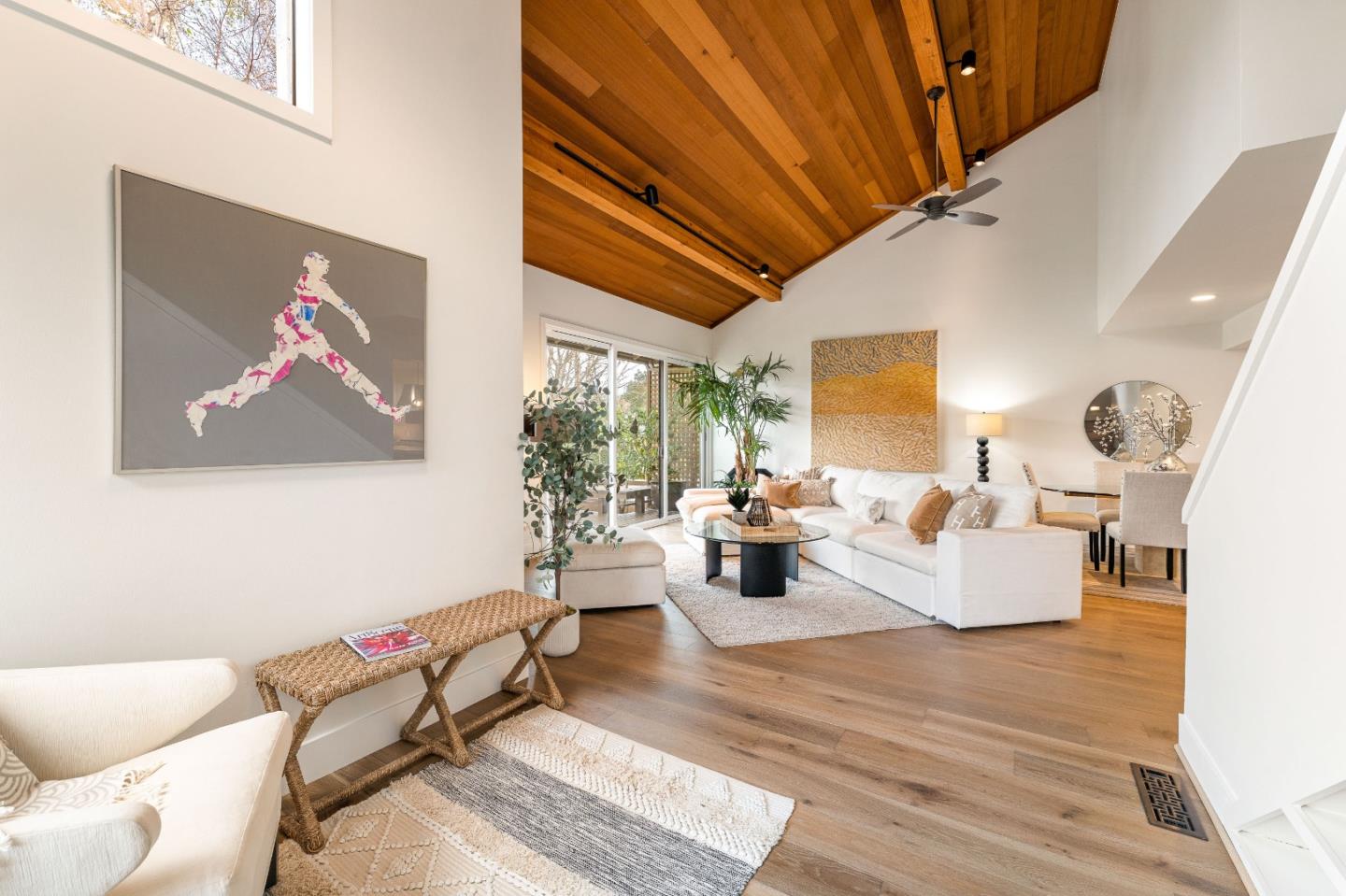 Detail Gallery Image 13 of 38 For 9583 Redwood Ct, Carmel,  CA 93923 - 3 Beds | 3/1 Baths