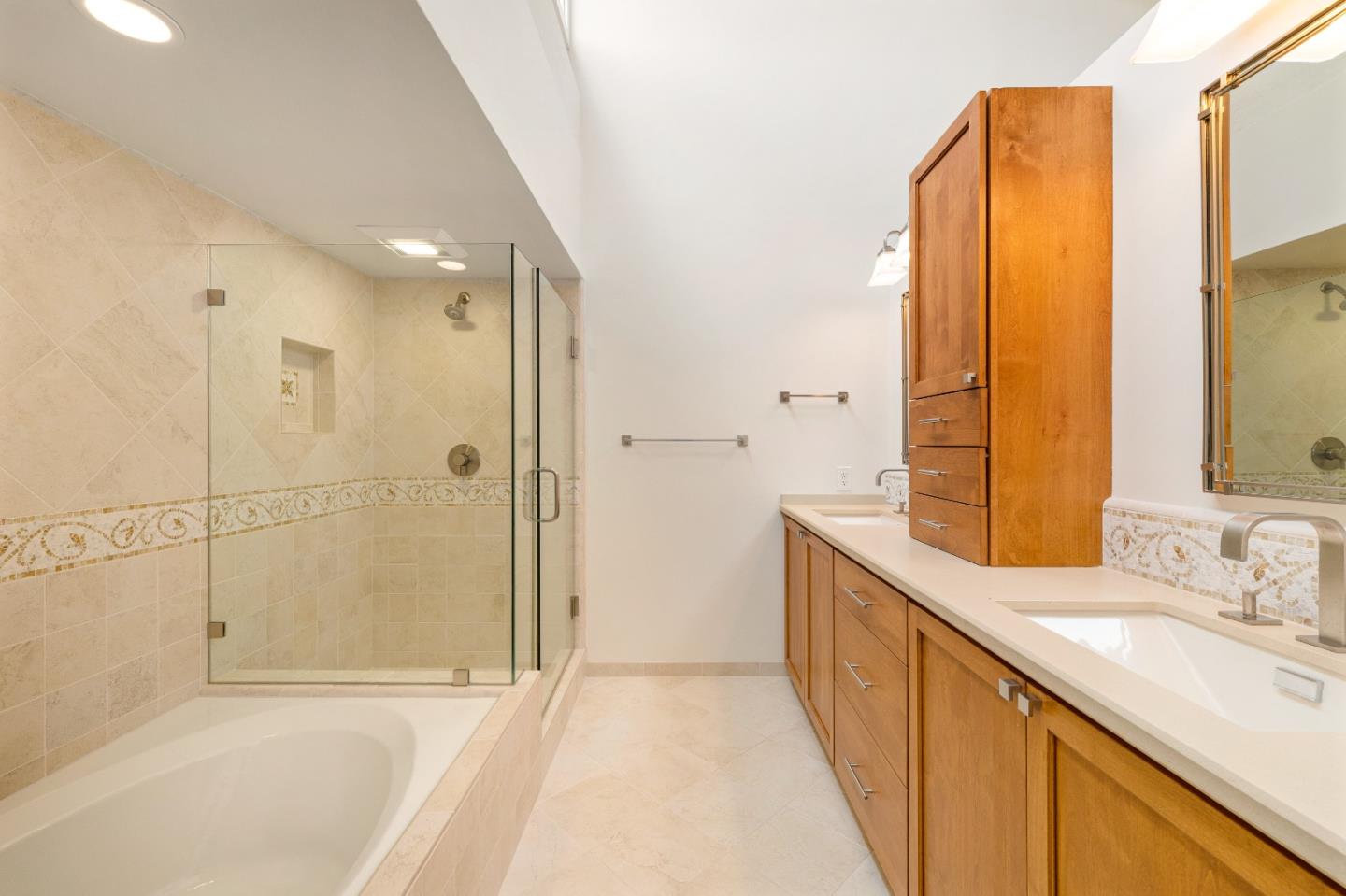 Detail Gallery Image 28 of 38 For 9583 Redwood Ct, Carmel,  CA 93923 - 3 Beds | 3/1 Baths