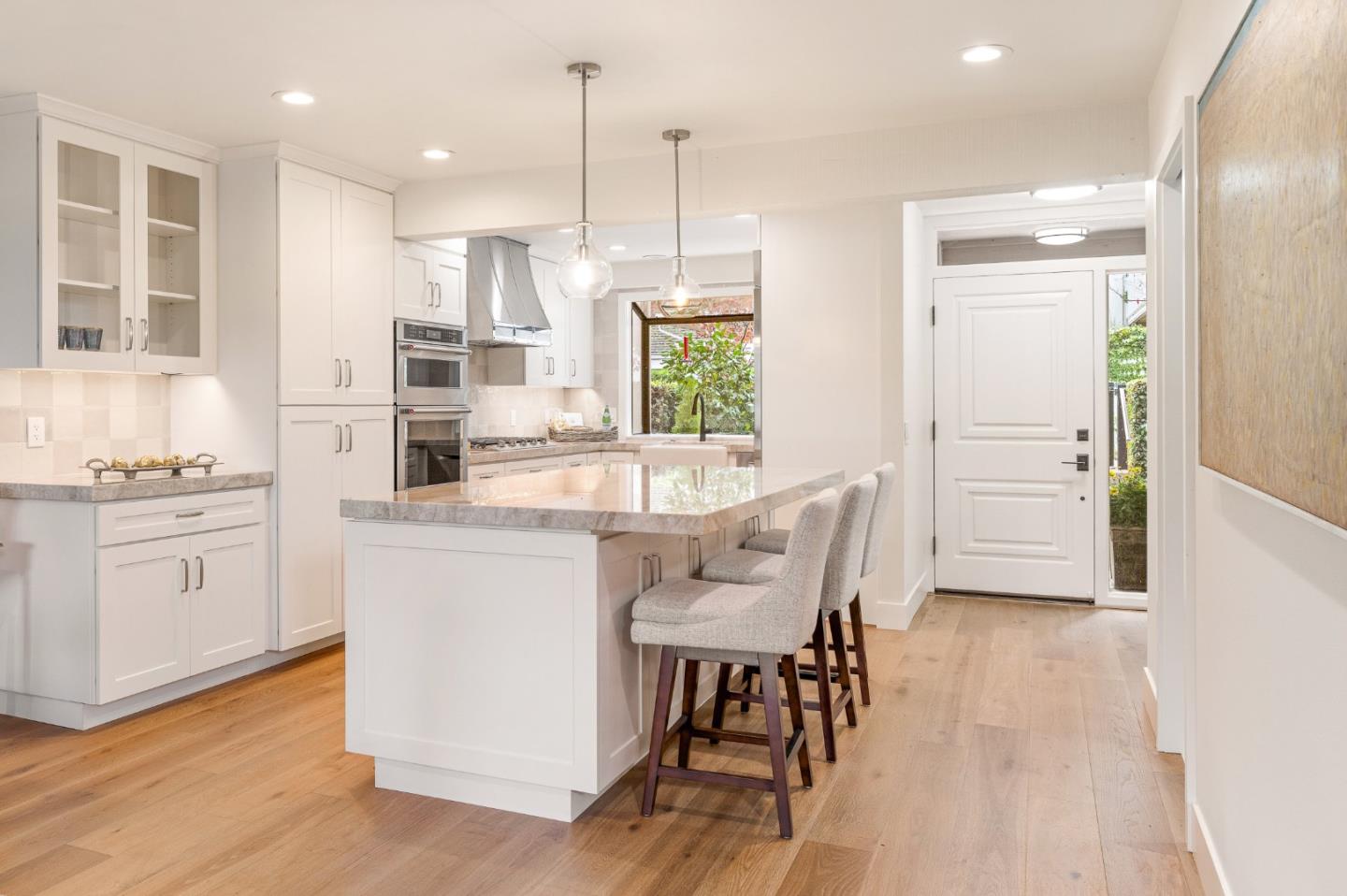 Detail Gallery Image 3 of 38 For 9583 Redwood Ct, Carmel,  CA 93923 - 3 Beds | 3/1 Baths