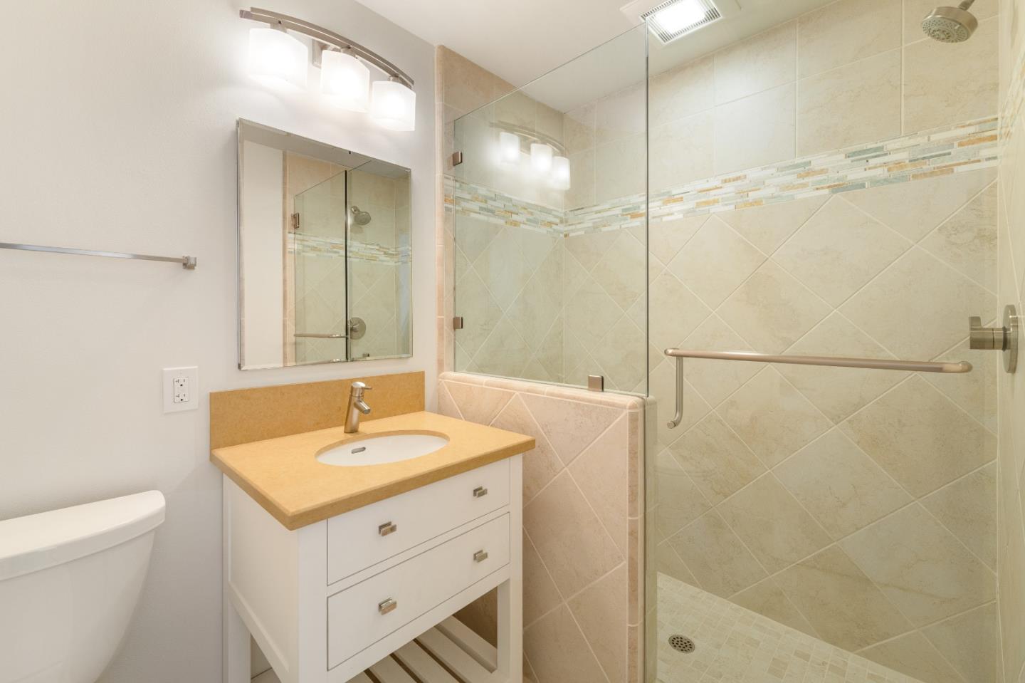 Detail Gallery Image 32 of 38 For 9583 Redwood Ct, Carmel,  CA 93923 - 3 Beds | 3/1 Baths