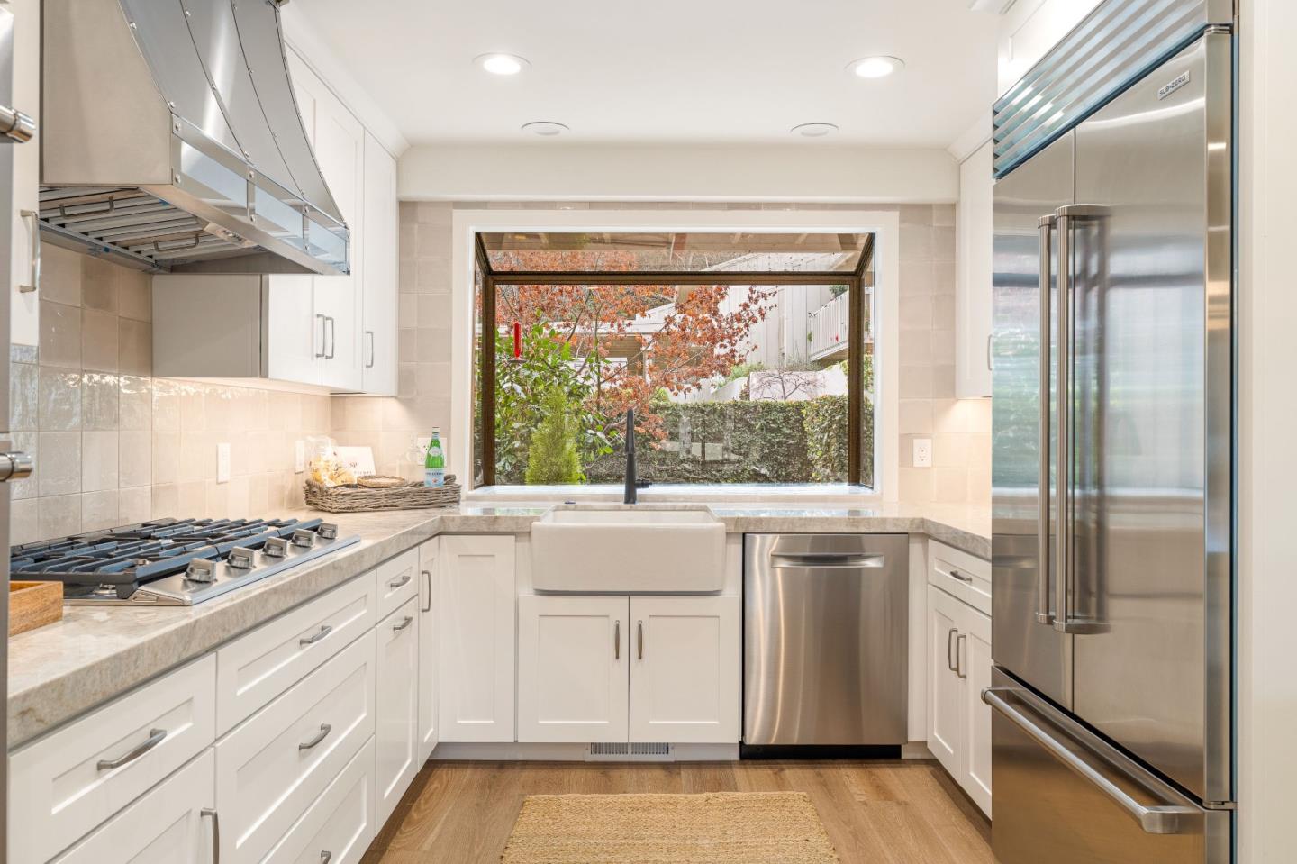 Detail Gallery Image 4 of 38 For 9583 Redwood Ct, Carmel,  CA 93923 - 3 Beds | 3/1 Baths