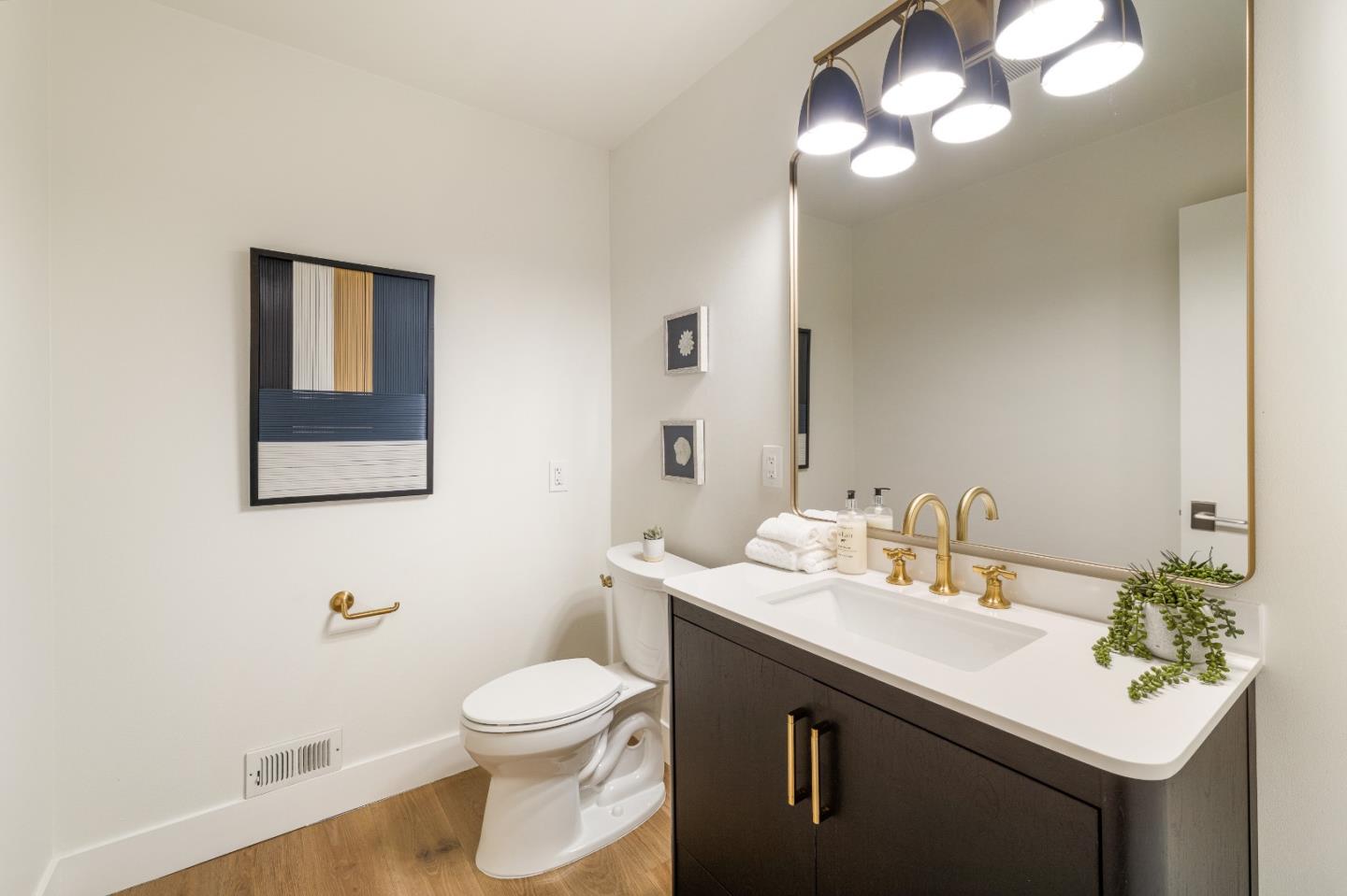 Detail Gallery Image 9 of 38 For 9583 Redwood Ct, Carmel,  CA 93923 - 3 Beds | 3/1 Baths