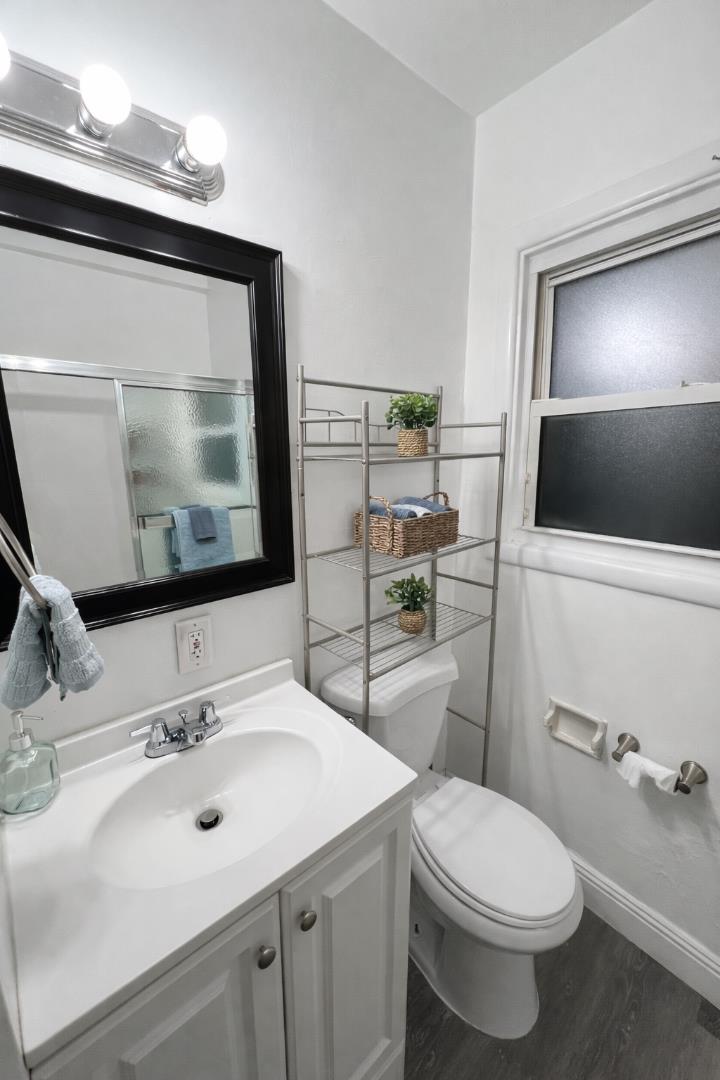 Detail Gallery Image 8 of 9 For 1805 De Ovan Ave, Stockton,  CA 95204 - 4 Beds | 1/1 Baths