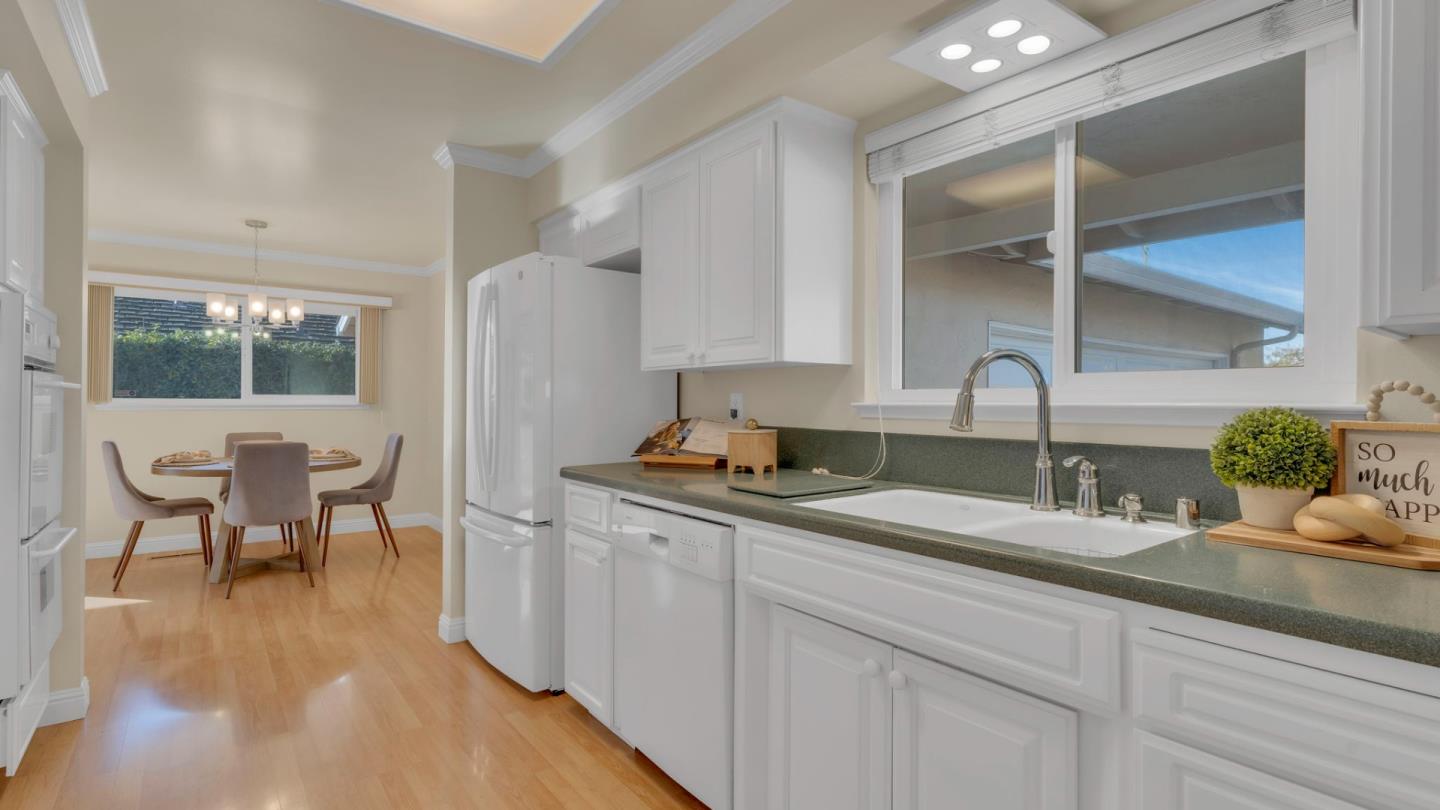 Detail Gallery Image 7 of 25 For 3294 Pearltone Dr, San Jose,  CA 95117 - 3 Beds | 2 Baths