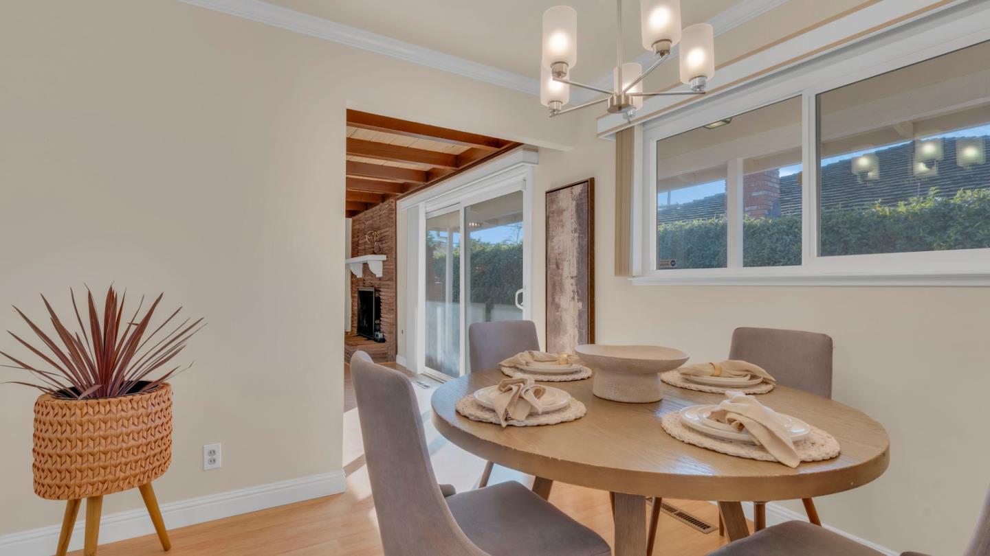 Detail Gallery Image 9 of 25 For 3294 Pearltone Dr, San Jose,  CA 95117 - 3 Beds | 2 Baths