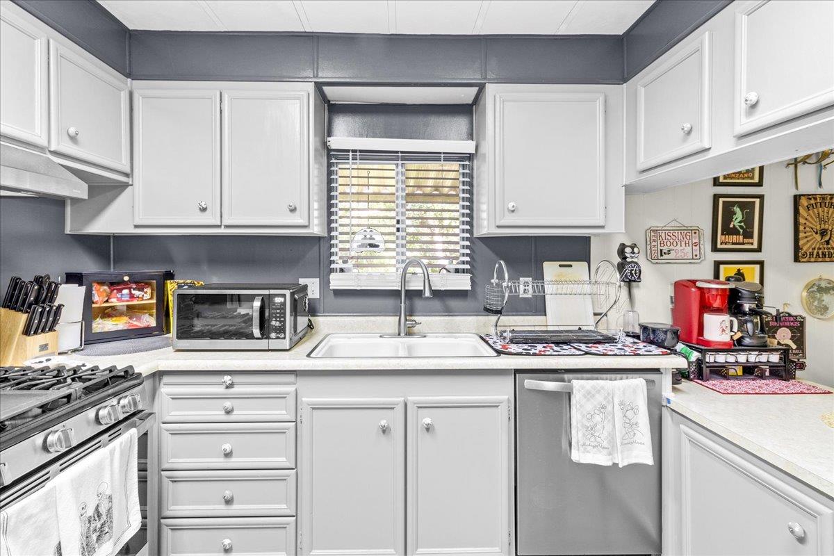 Detail Gallery Image 12 of 27 For 17617 Pond Derosa #29,  Salinas,  CA 93907 - 2 Beds | 2 Baths