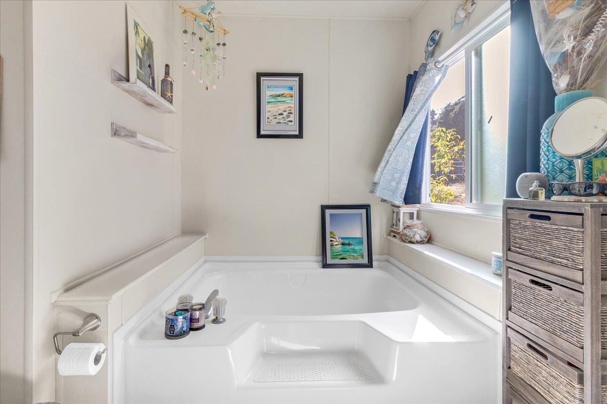 Detail Gallery Image 22 of 27 For 17617 Pond Derosa #29,  Salinas,  CA 93907 - 2 Beds | 2 Baths