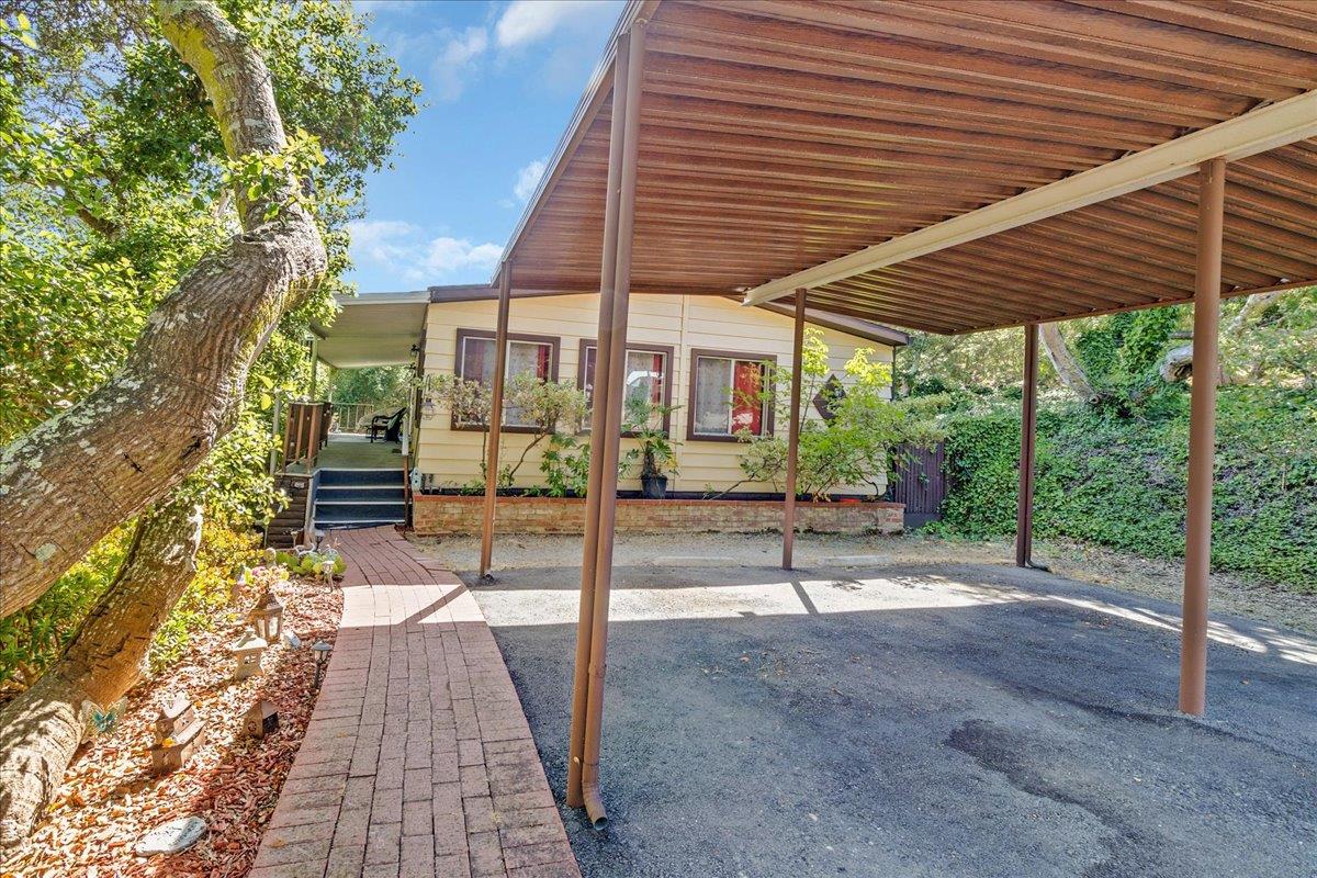 Detail Gallery Image 24 of 27 For 17617 Pond Derosa #29,  Salinas,  CA 93907 - 2 Beds | 2 Baths