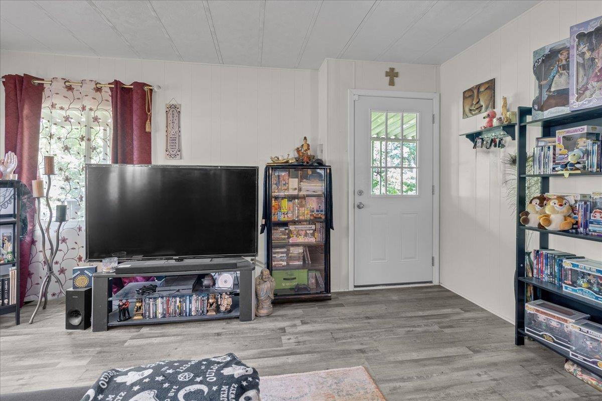 Detail Gallery Image 4 of 27 For 17617 Pond Derosa #29,  Salinas,  CA 93907 - 2 Beds | 2 Baths