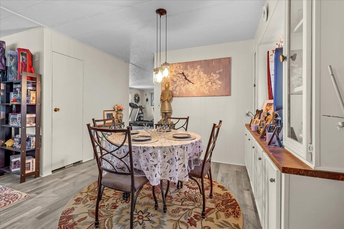 Detail Gallery Image 9 of 27 For 17617 Pond Derosa #29,  Salinas,  CA 93907 - 2 Beds | 2 Baths