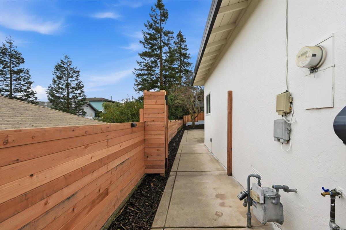 Detail Gallery Image 58 of 64 For 2633 Somerset Ave, Castro Valley,  CA 94546 - 3 Beds | 2 Baths