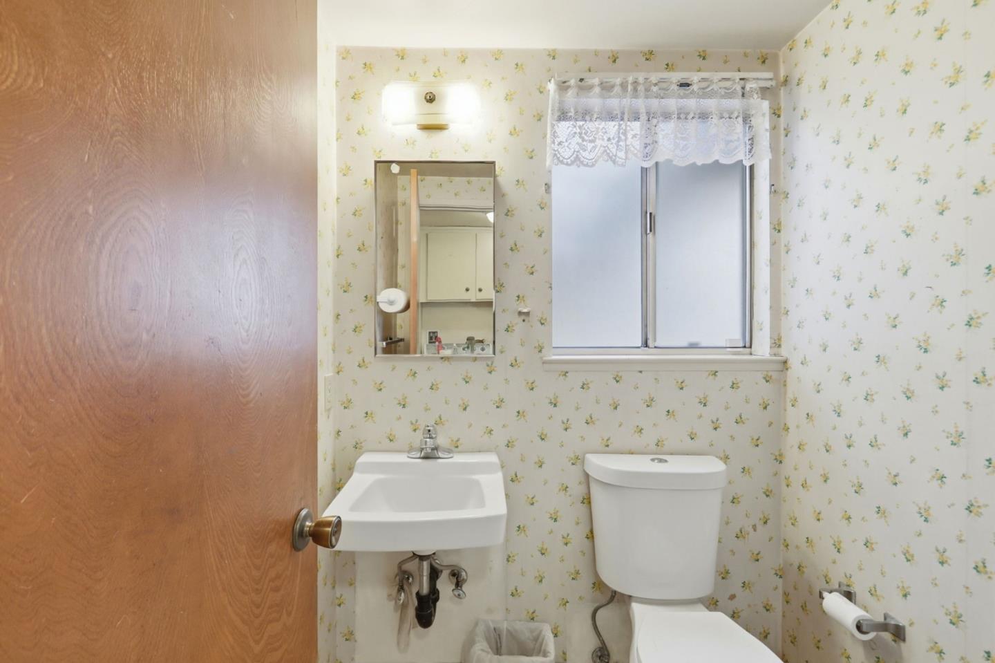 Detail Gallery Image 15 of 16 For 2706 Pruneridge Ave, Santa Clara,  CA 95051 - 4 Beds | 2/1 Baths