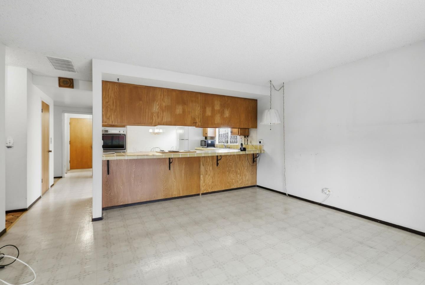 Detail Gallery Image 6 of 16 For 2706 Pruneridge Ave, Santa Clara,  CA 95051 - 4 Beds | 2/1 Baths