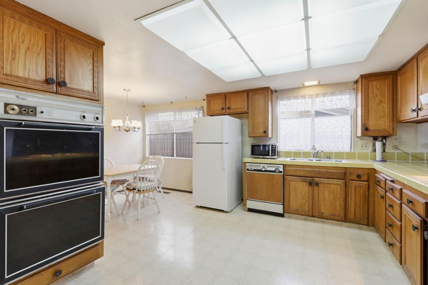 Detail Gallery Image 7 of 16 For 2706 Pruneridge Ave, Santa Clara,  CA 95051 - 4 Beds | 2/1 Baths