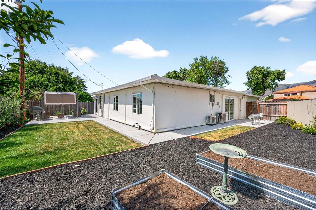 Detail Gallery Image 24 of 29 For 1460 Saturn Ct, Milpitas,  CA 95035 - 4 Beds | 2 Baths