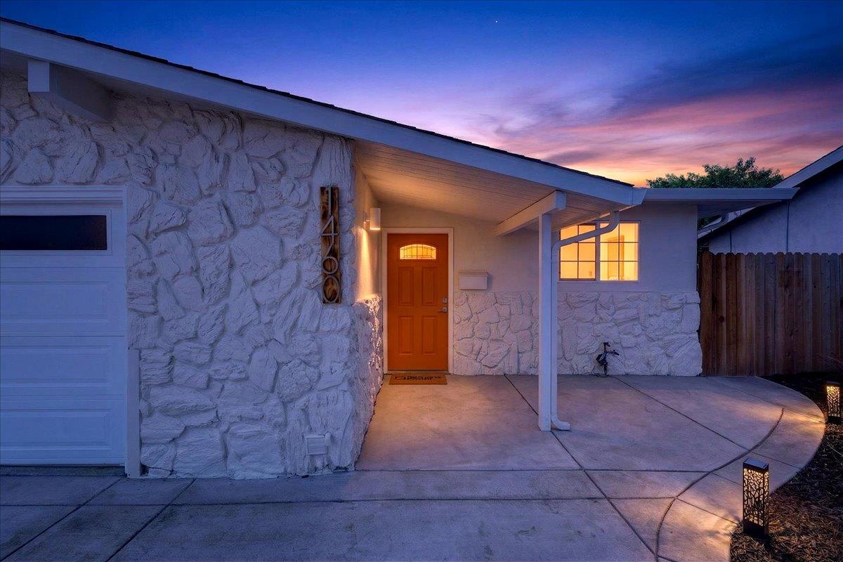 Detail Gallery Image 3 of 29 For 1460 Saturn Ct, Milpitas,  CA 95035 - 4 Beds | 2 Baths