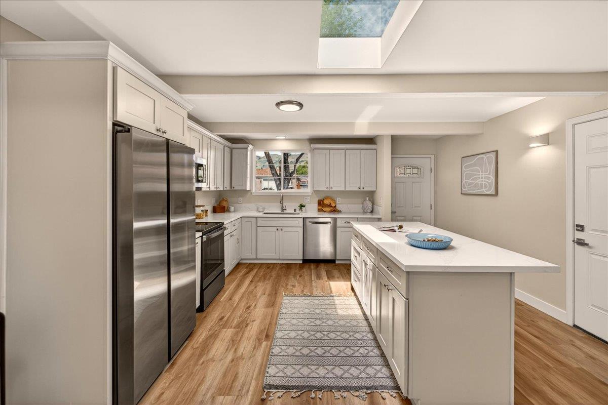 Detail Gallery Image 6 of 29 For 1460 Saturn Ct, Milpitas,  CA 95035 - 4 Beds | 2 Baths