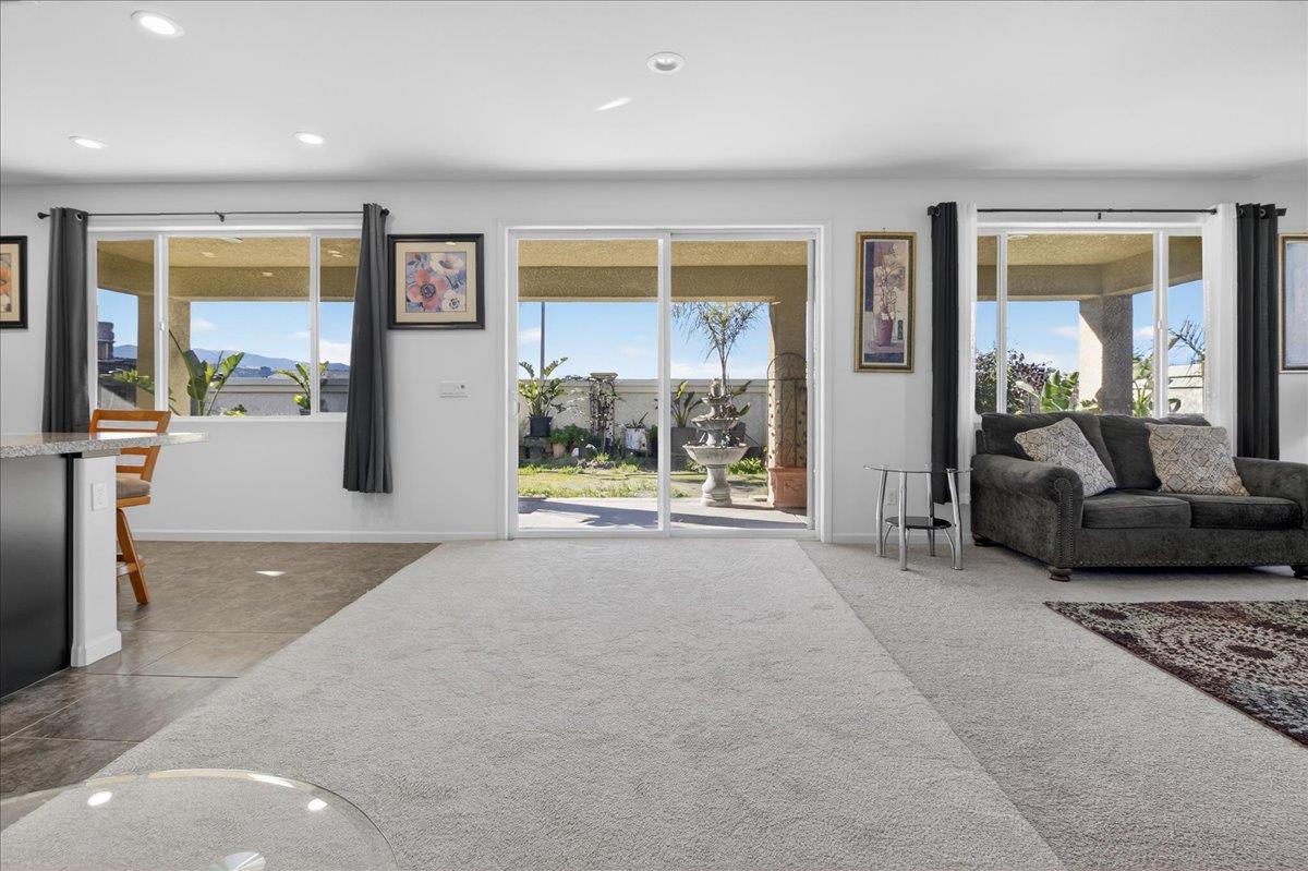 Detail Gallery Image 12 of 46 For 3076 Palomino Way, Hollister,  CA 95023 - 5 Beds | 3 Baths