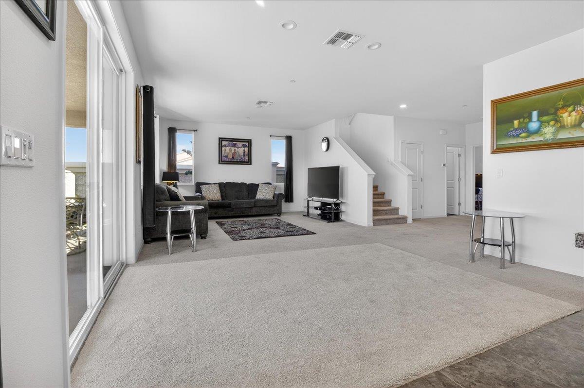 Detail Gallery Image 13 of 46 For 3076 Palomino Way, Hollister,  CA 95023 - 5 Beds | 3 Baths