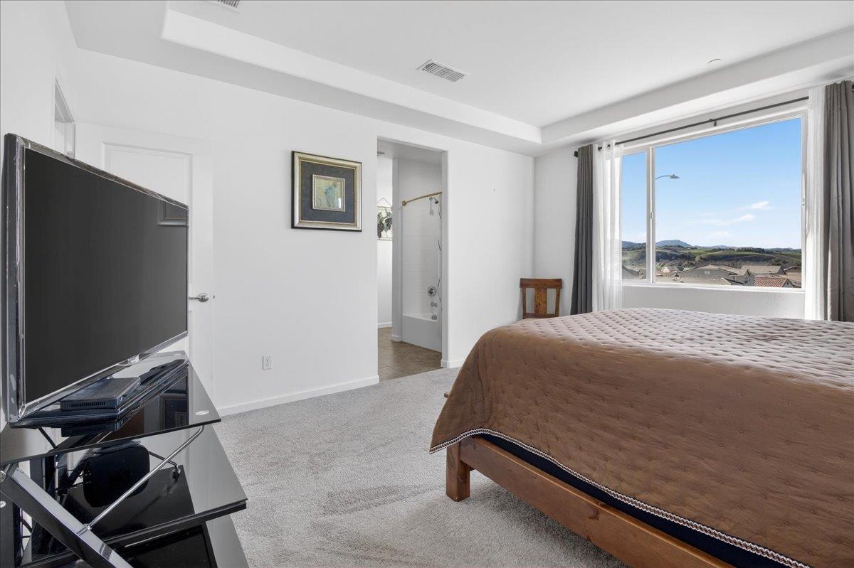 Detail Gallery Image 22 of 46 For 3076 Palomino Way, Hollister,  CA 95023 - 5 Beds | 3 Baths