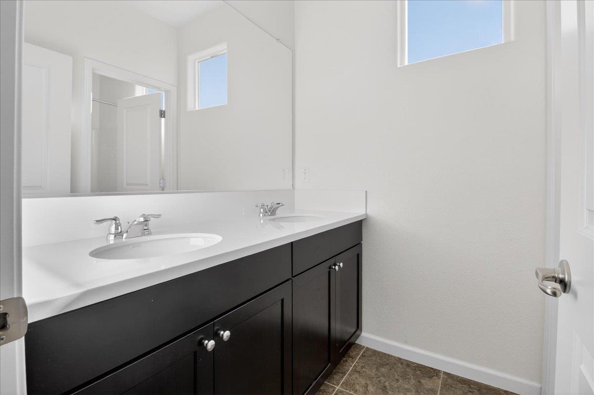 Detail Gallery Image 32 of 46 For 3076 Palomino Way, Hollister,  CA 95023 - 5 Beds | 3 Baths