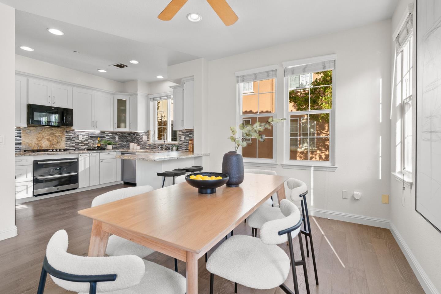 Detail Gallery Image 17 of 54 For 4559 Laird Cir, Santa Clara,  CA 95054 - 3 Beds | 2/1 Baths