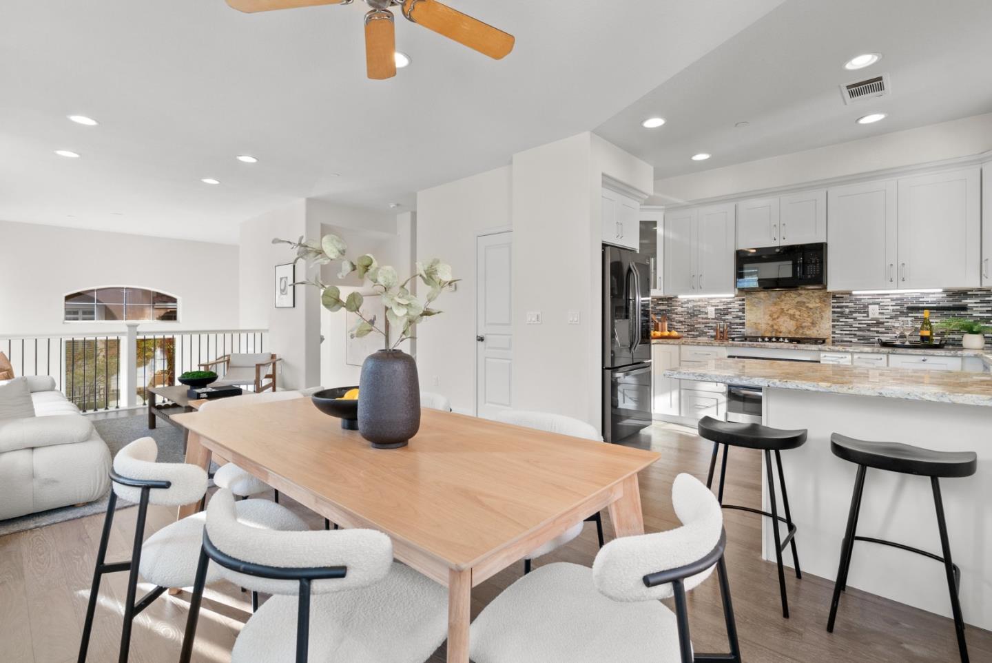 Detail Gallery Image 18 of 54 For 4559 Laird Cir, Santa Clara,  CA 95054 - 3 Beds | 2/1 Baths