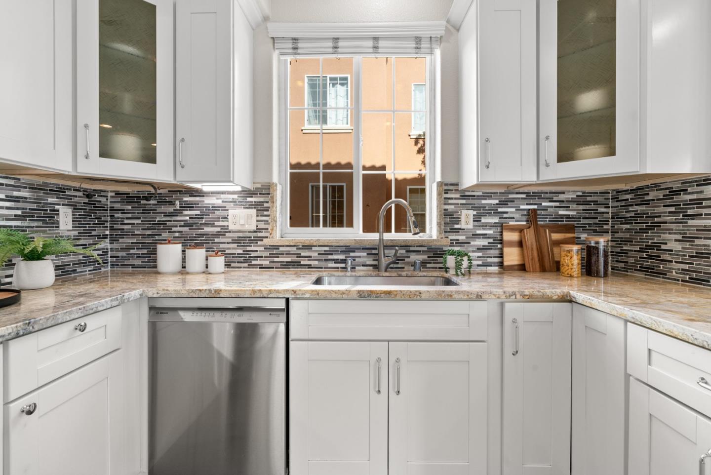 Detail Gallery Image 24 of 54 For 4559 Laird Cir, Santa Clara,  CA 95054 - 3 Beds | 2/1 Baths