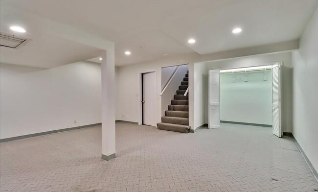 Detail Gallery Image 15 of 28 For 747 18th, San Jose,  CA 95112 - 4 Beds | 3 Baths