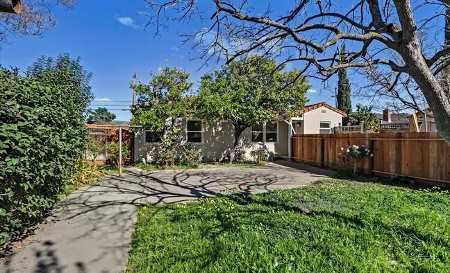 Detail Gallery Image 20 of 28 For 747 18th, San Jose,  CA 95112 - 4 Beds | 3 Baths