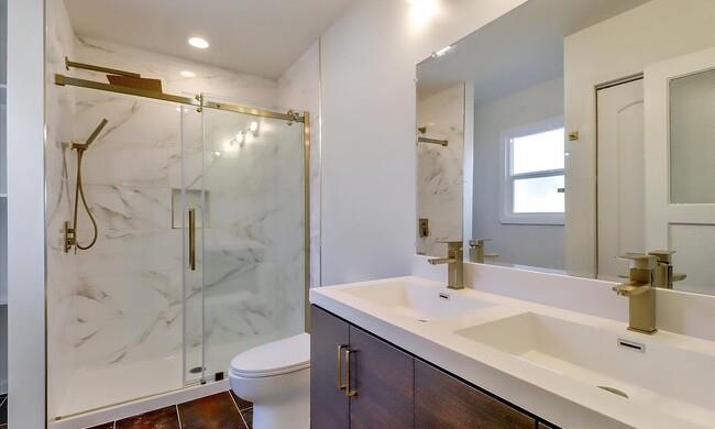 Detail Gallery Image 9 of 28 For 747 18th, San Jose,  CA 95112 - 4 Beds | 3 Baths