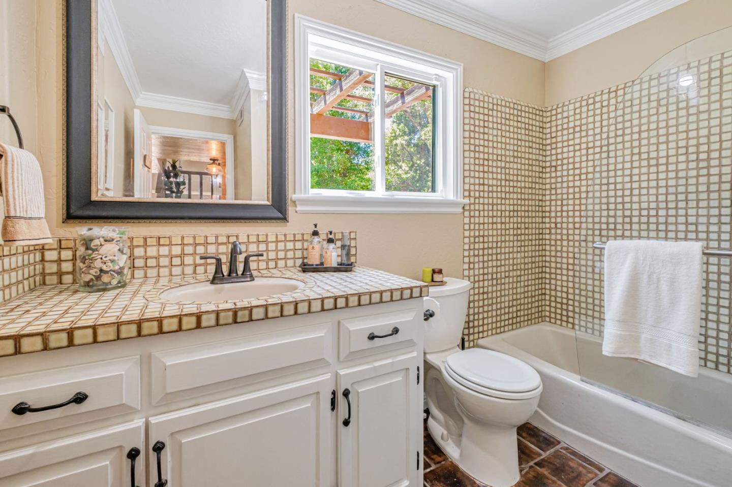 Detail Gallery Image 12 of 66 For 4858 Freedom Blvd, Aptos,  CA 95003 - 3 Beds | 3 Baths