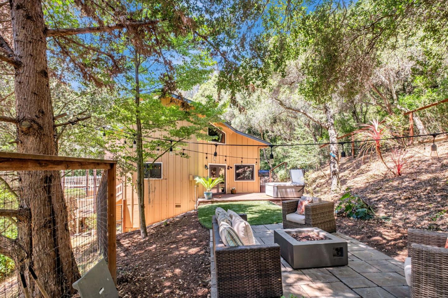 Detail Gallery Image 34 of 66 For 4858 Freedom Blvd, Aptos,  CA 95003 - 3 Beds | 3 Baths