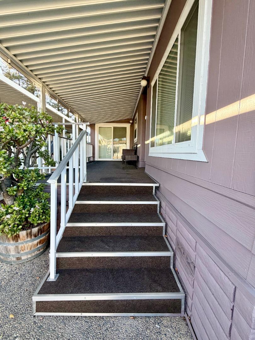 Detail Gallery Image 2 of 20 For 2888 Moss Hollow Dr #2888,  San Jose,  CA 95121 - 2 Beds | 2 Baths