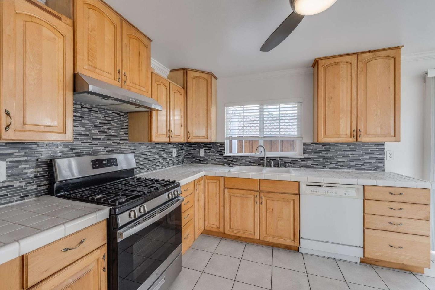 Detail Gallery Image 19 of 31 For 3274 Mount Rainier Dr, San Jose,  CA 95127 - 3 Beds | 2 Baths