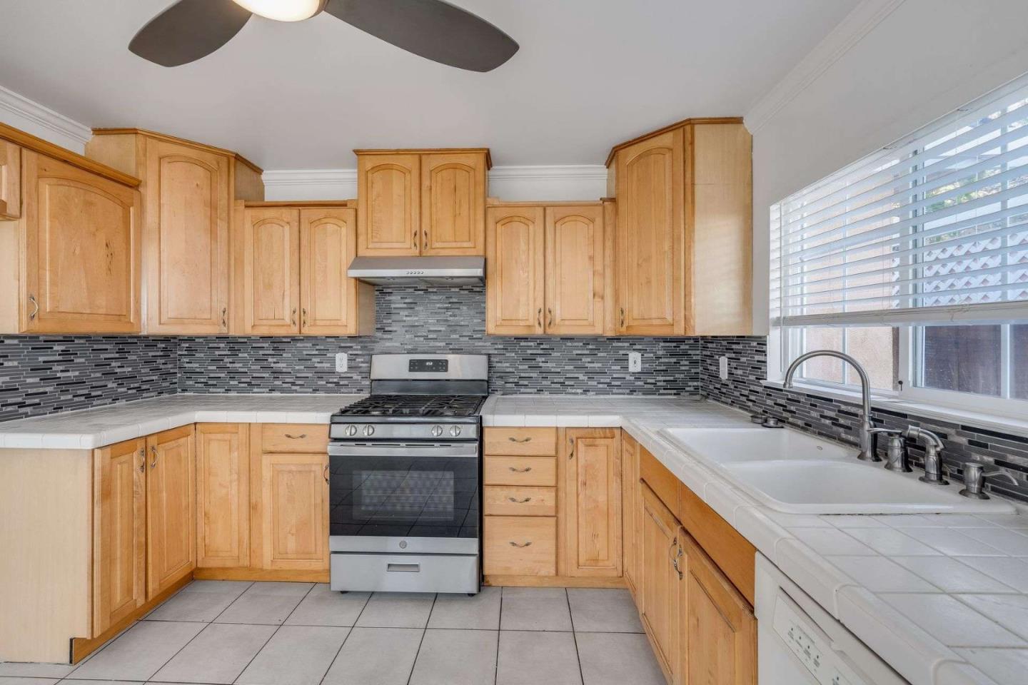 Detail Gallery Image 20 of 31 For 3274 Mount Rainier Dr, San Jose,  CA 95127 - 3 Beds | 2 Baths