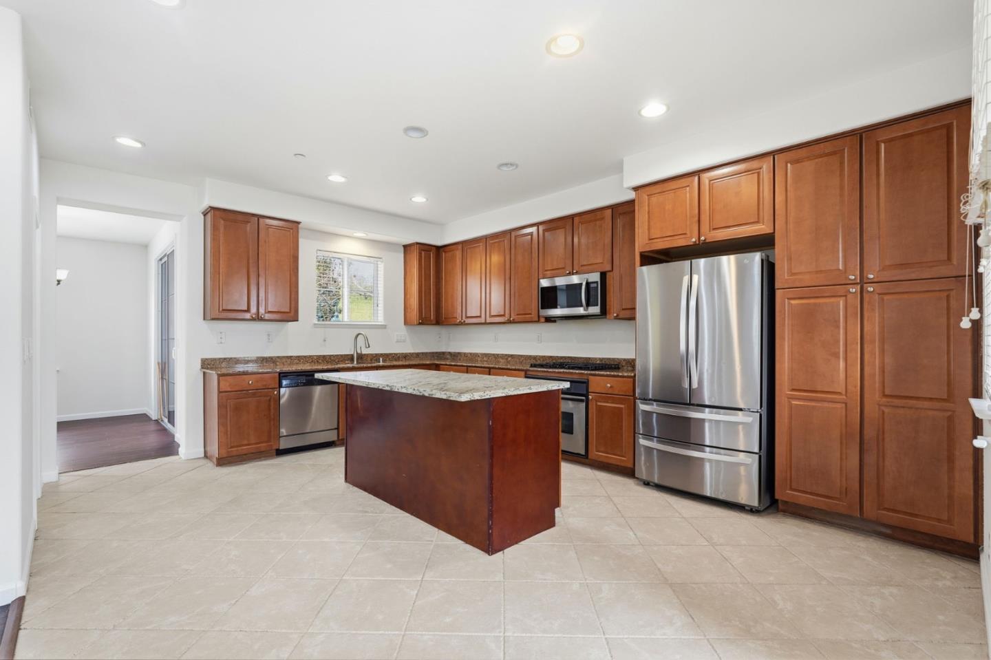 Detail Gallery Image 10 of 35 For 798 Adeline Ave, San Jose,  CA 95136 - 4 Beds | 3/1 Baths