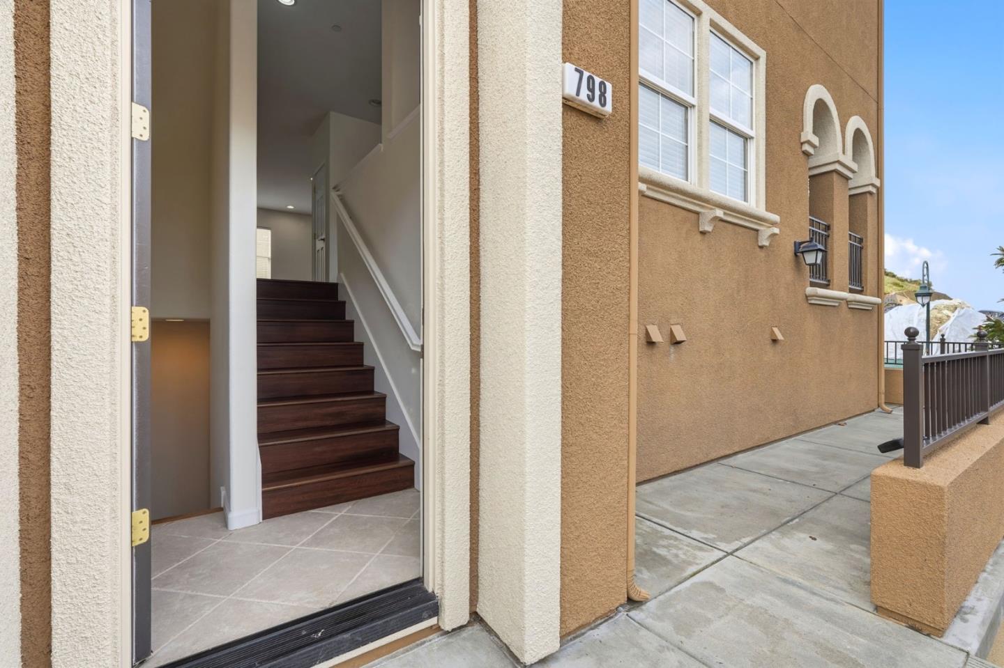 Detail Gallery Image 4 of 35 For 798 Adeline Ave, San Jose,  CA 95136 - 4 Beds | 3/1 Baths