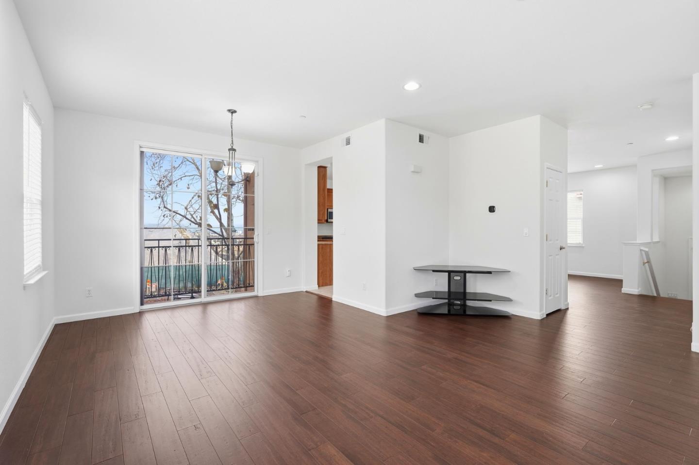 Detail Gallery Image 8 of 35 For 798 Adeline Ave, San Jose,  CA 95136 - 4 Beds | 3/1 Baths