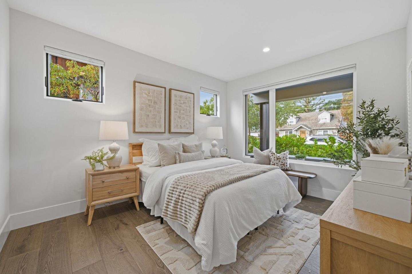 Detail Gallery Image 22 of 75 For 575 Maybell Ave, Palo Alto,  CA 94306 - 5 Beds | 6/1 Baths