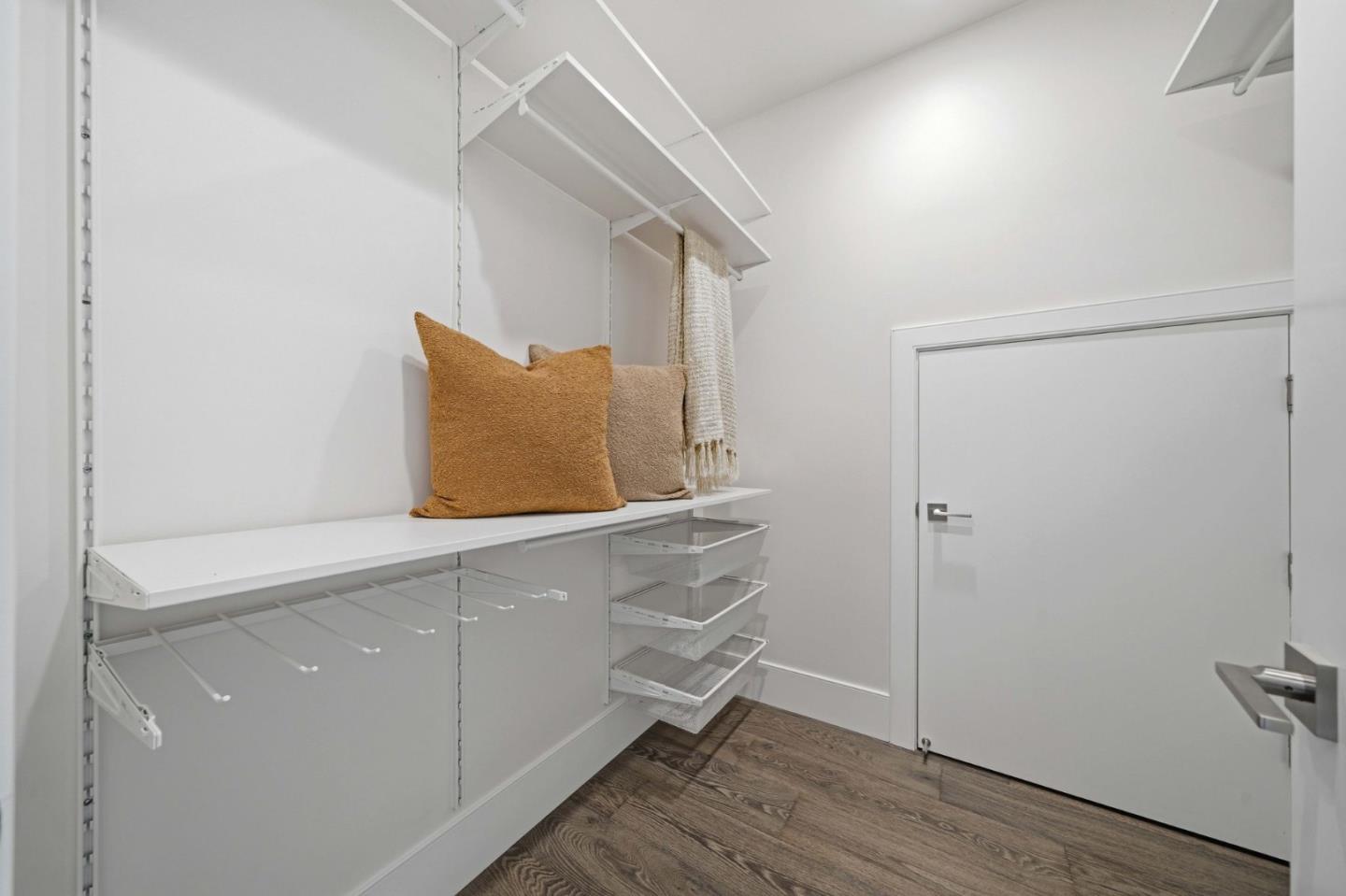 Detail Gallery Image 39 of 75 For 575 Maybell Ave, Palo Alto,  CA 94306 - 5 Beds | 6/1 Baths