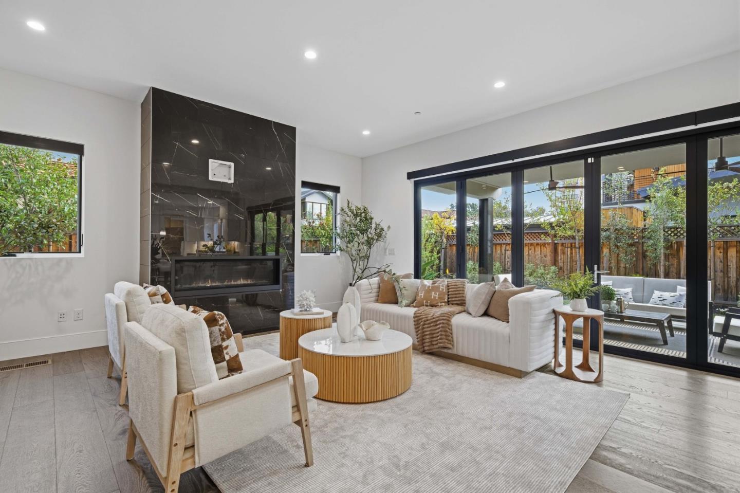 Detail Gallery Image 4 of 75 For 575 Maybell Ave, Palo Alto,  CA 94306 - 5 Beds | 6/1 Baths