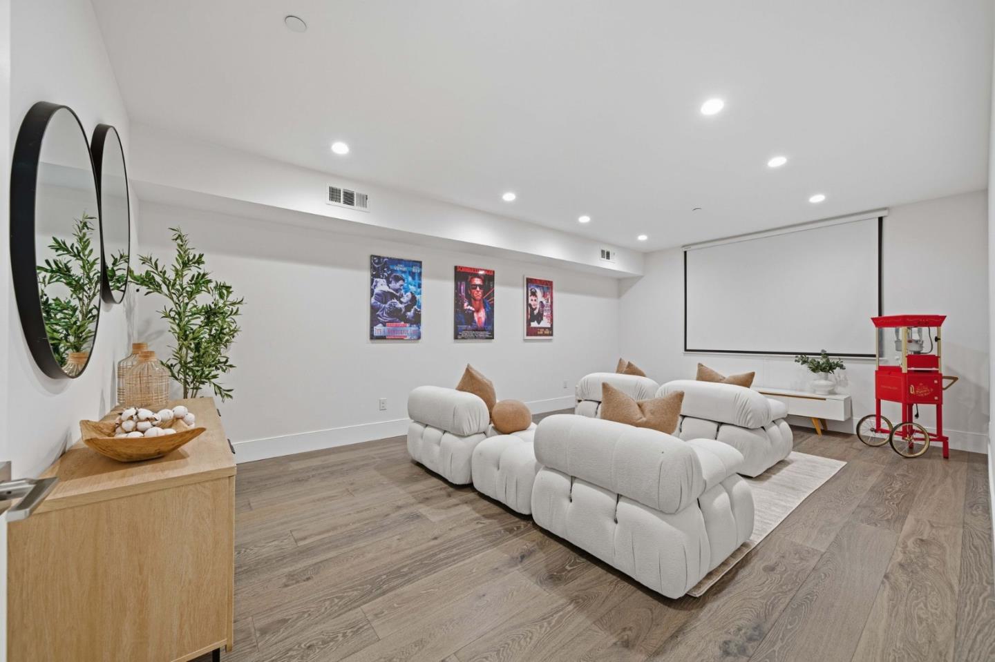 Detail Gallery Image 43 of 75 For 575 Maybell Ave, Palo Alto,  CA 94306 - 5 Beds | 6/1 Baths